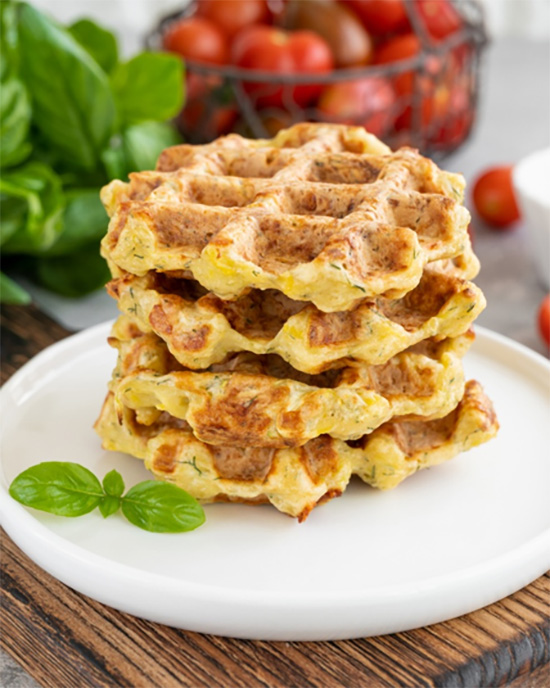 Hartige courgette-wortelwafels met kaas